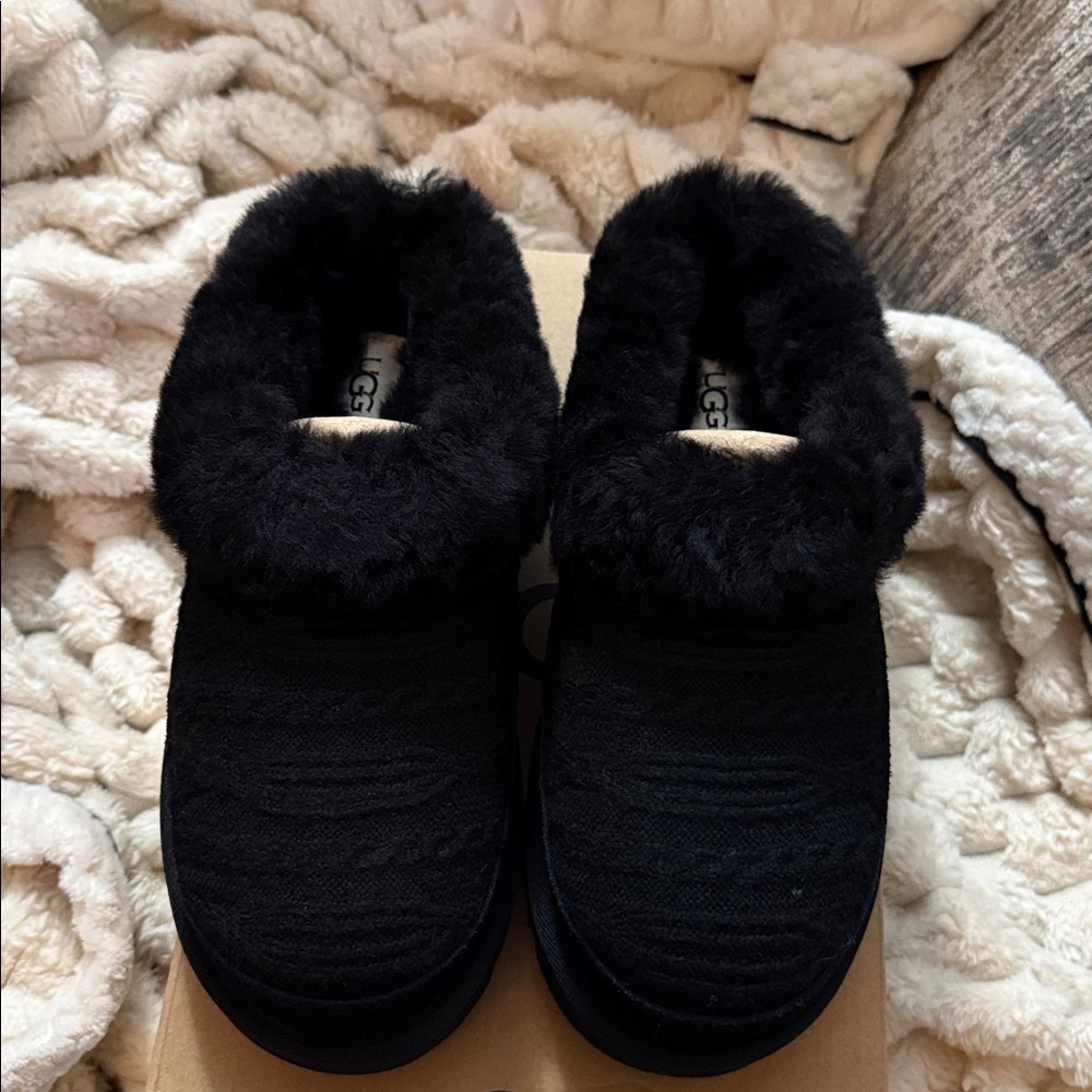 UGG Black Cluggette Cabelle Knit Footwear Sz 7